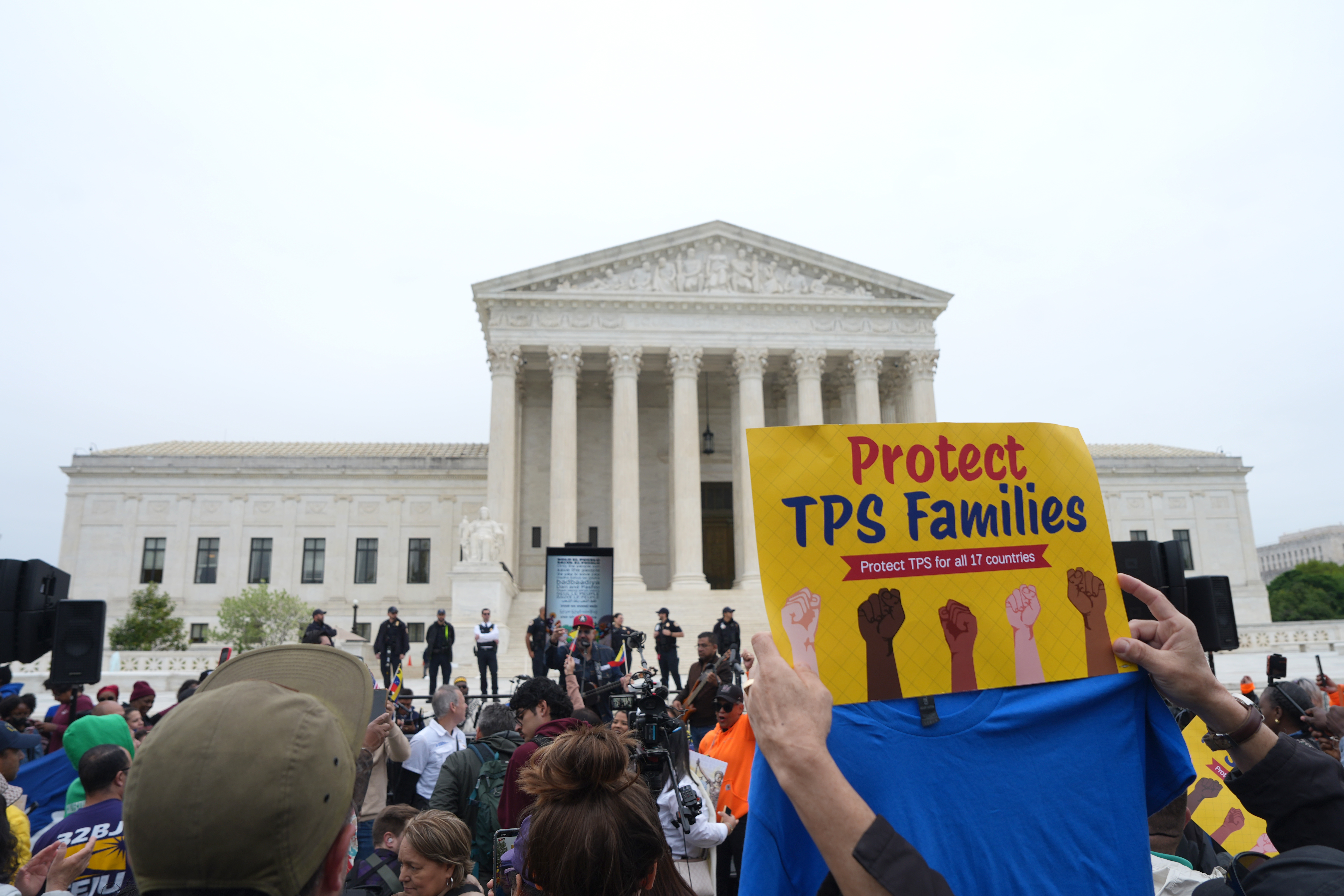 Los defensores del TPS acusan al Gobierno Trump de discriminar ante el Tribunal Supremo