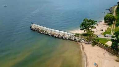 Aprueban la reapertura de Crescent Beach en Glen Cove para la temporada de playas