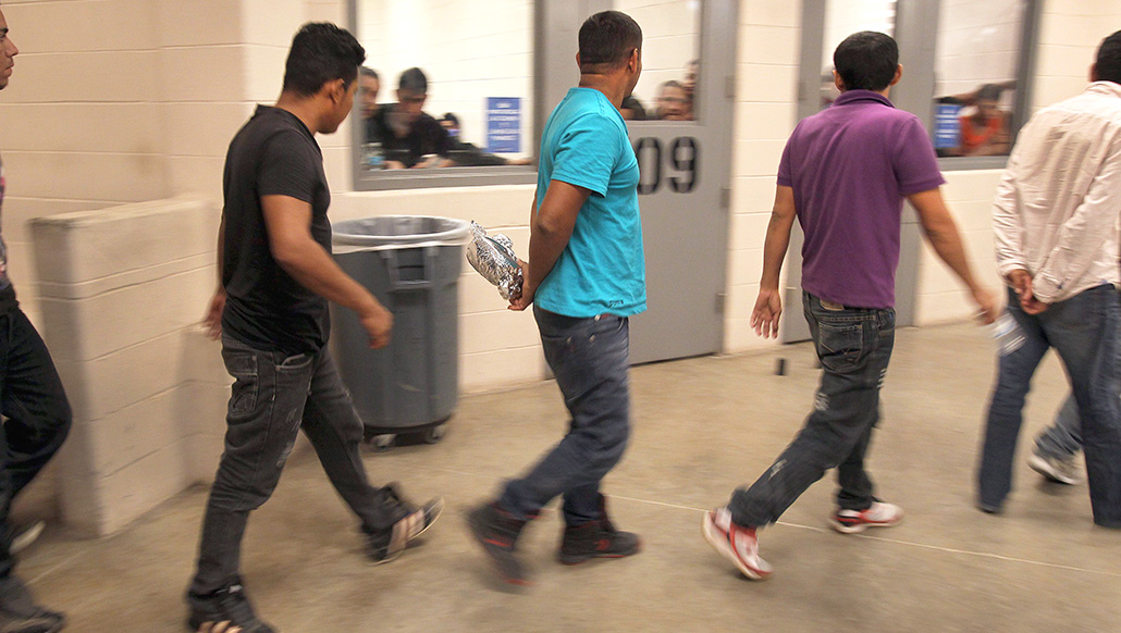 Asociación de Abogados del Estado de Nueva York respalda el derecho a la asistencia para inmigrantes detenidos