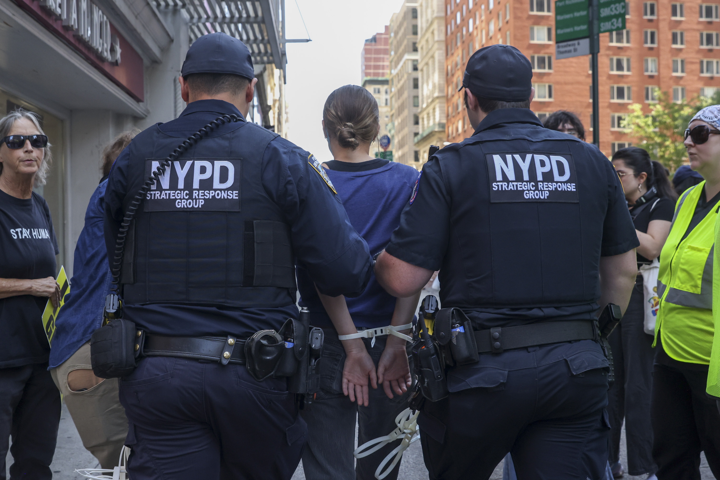 Alertan que la colaboración entre ICE y policía en Nueva York abre la puerta al abuso