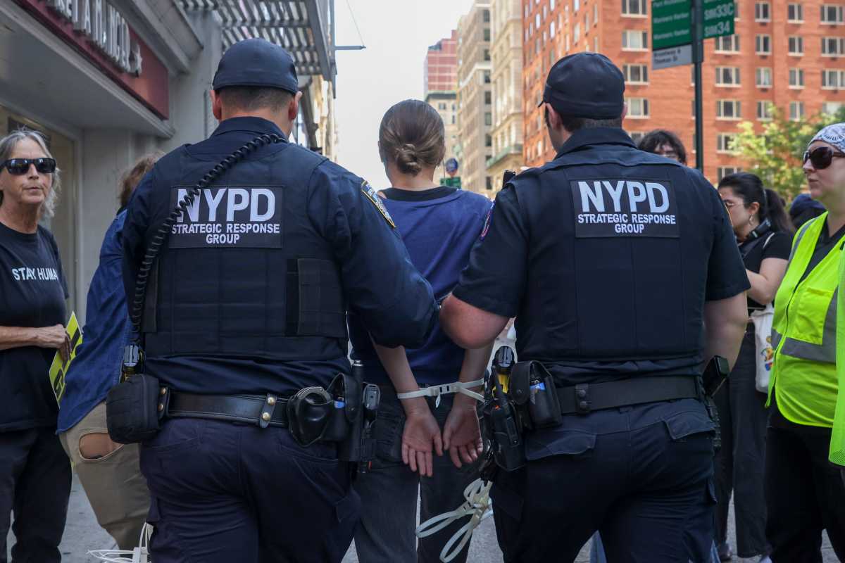Alertan que la colaboración entre ICE y policía en Nueva York abre la puerta al abuso