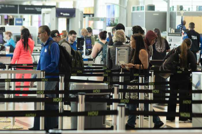 EEUU considera bloquear entrada de extranjeros en aeropuertos de ciudades "santuario"