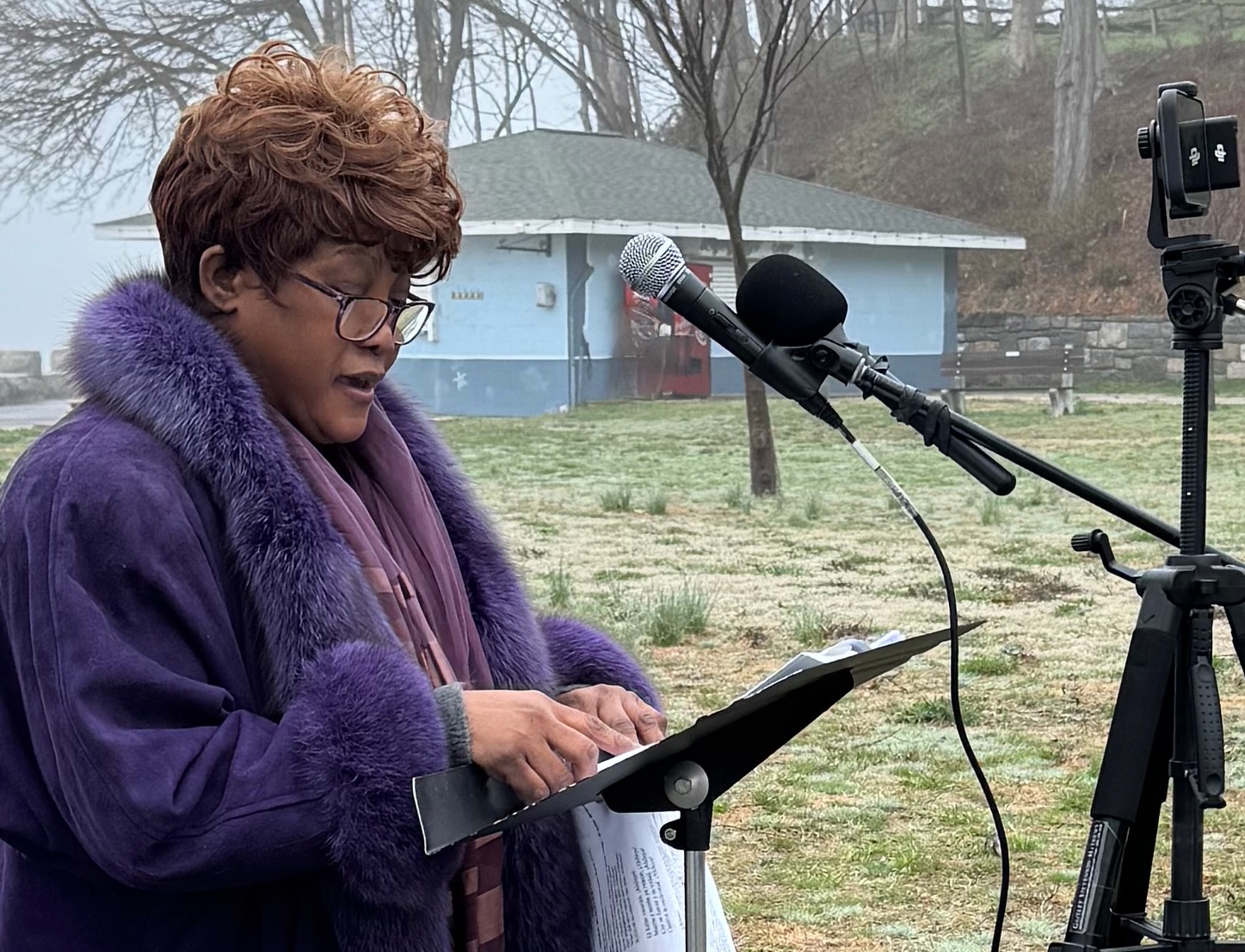 El 10mo. Servicio anual de Pascua al Amanecer une a la comunidad en Glen Cove