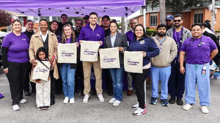 Exitosa feria de salud en Elmont organizada por legisladores Solages y Nuñez, junto con socios comunitarios