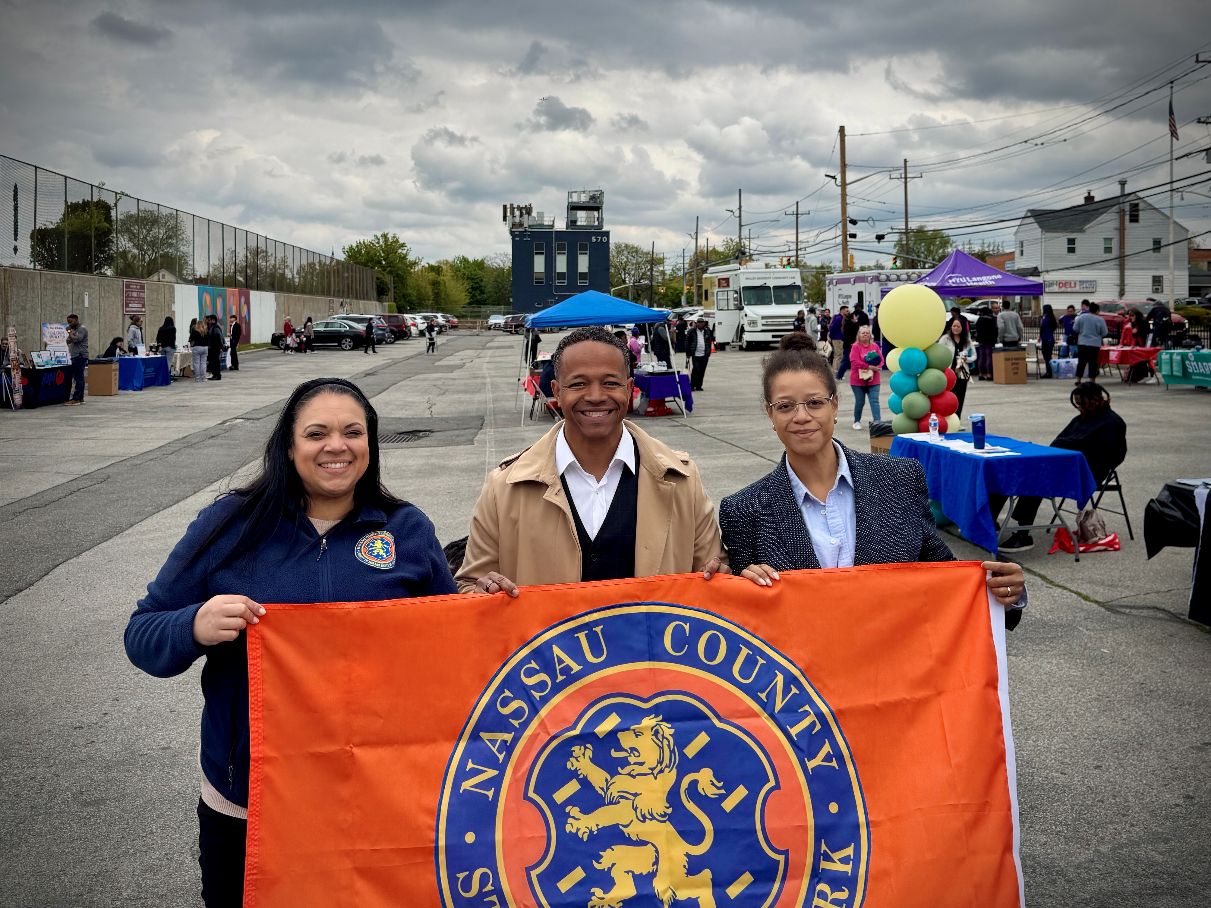Exitosa feria de salud en Elmont organizada por legisladores Solages y Nuñez, junto con socios comunitarios