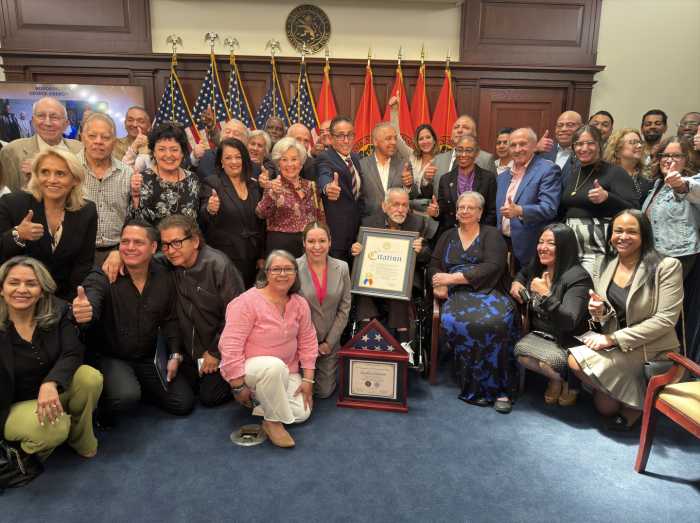 Homenaje a George Siberón destaca su legado y llamado a la defensa de la comunidad