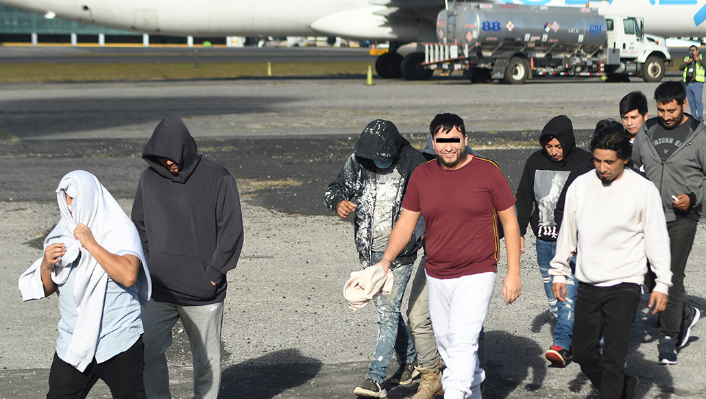ICE busca elevar hasta 18.000 dólares multas contra inmigrantes con órdenes de deportación