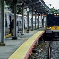Los sindicatos de la MTA y del LIRR llegan a un acuerdo que pone fin a una huelga de 3 días