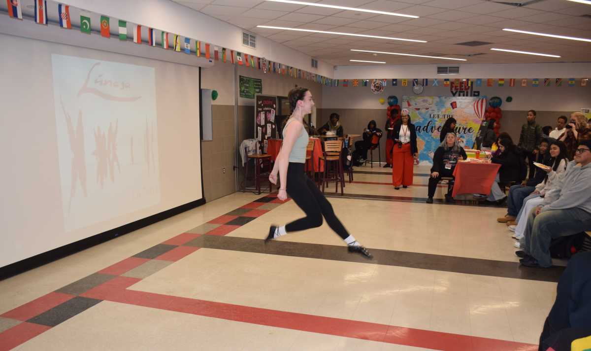 Amityville Memorial High School rinde homenaje a la cultura y el patrimonio