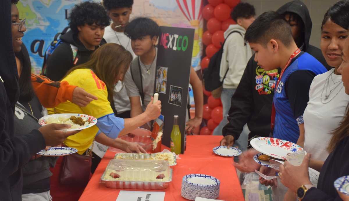 Amityville Memorial High School rinde homenaje a la cultura y el patrimonio