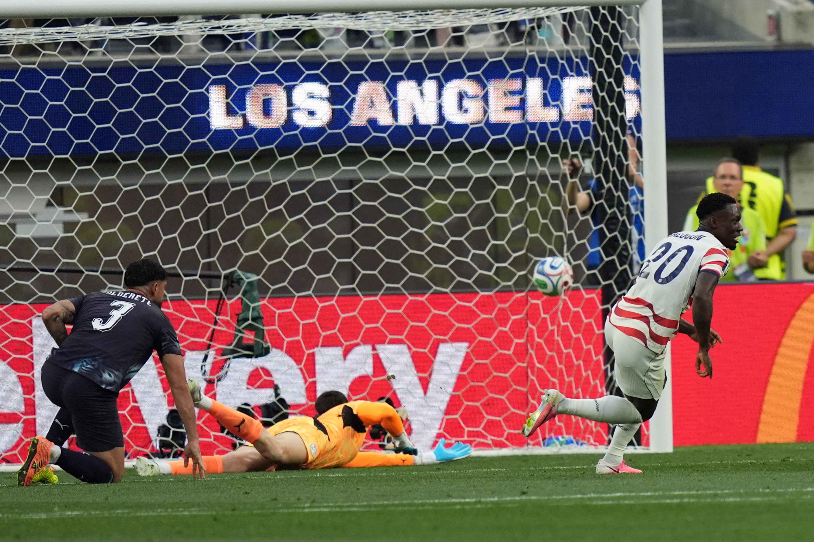 Estados Unidos arrolla 4-1 a Paraguay en gran debut en Mundial 2026