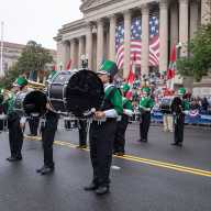 Banda de marcha estudiantil de Brentwood deslumbra en Desfile Nacional en Washington DC