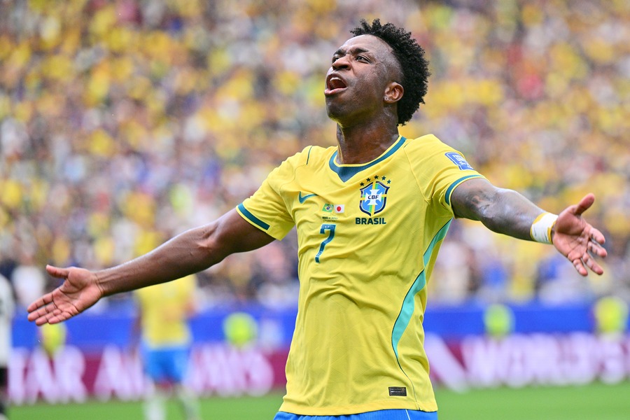 Brasil remonta a Japón en los descuentos y pasa a 8vos del Mundial