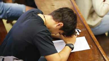 Los jóvenes y los estudiantes universitarios enfrentan serios desafíos de salud mental