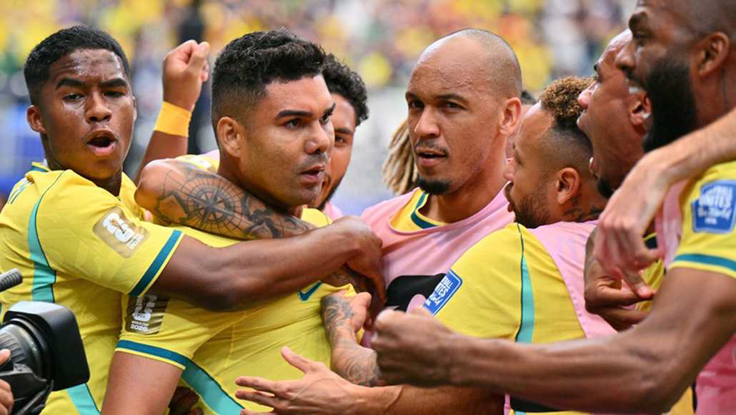Brasil remonta a Japón en los descuentos y pasa a 8vos del Mundial