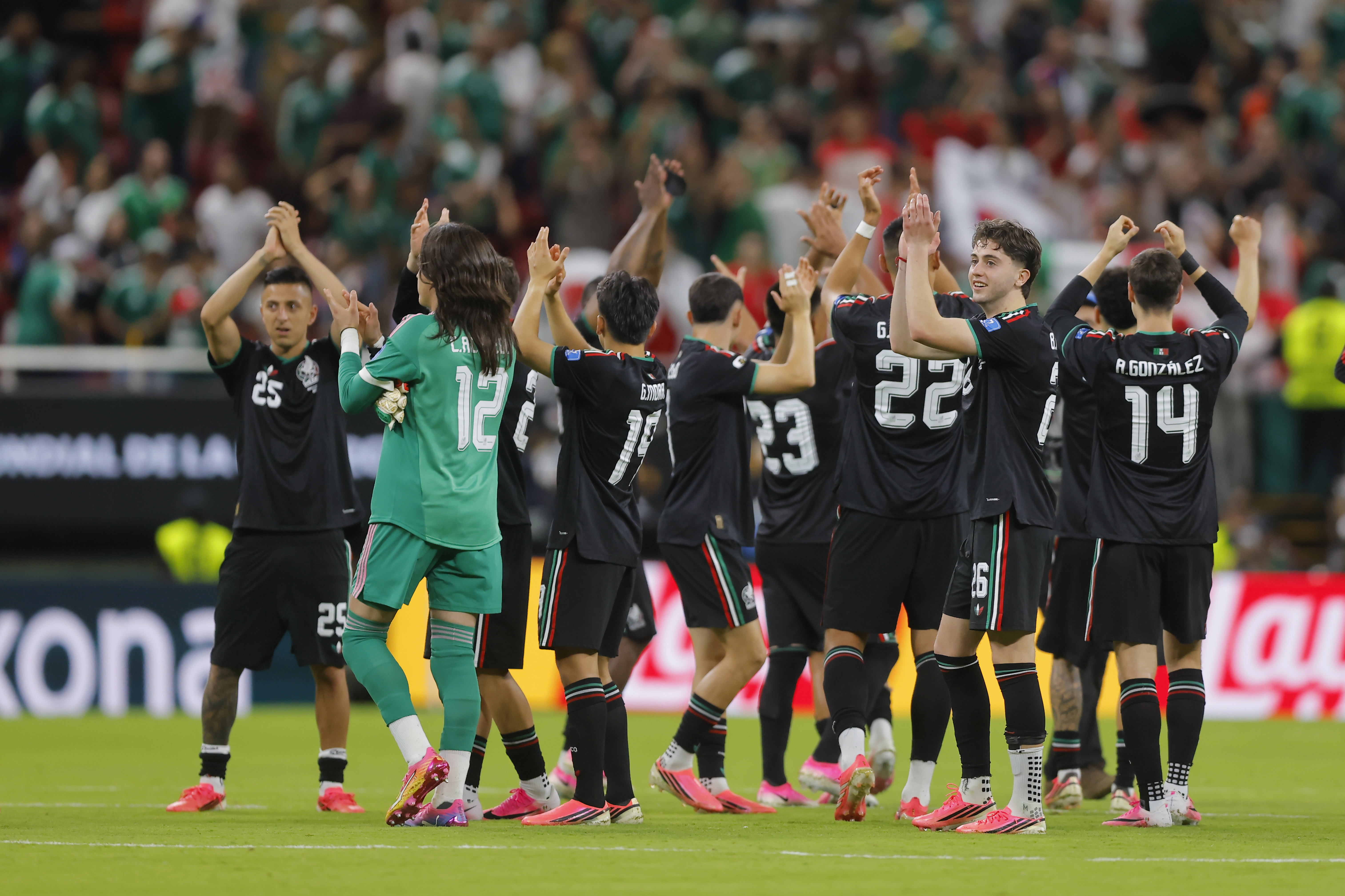 El "Tricolor" de México gana a Corea y clasifica a los dieciseisavos de final