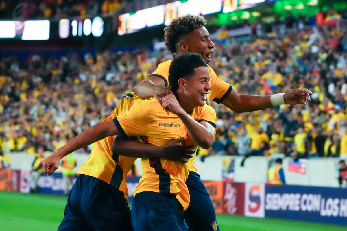 Pacho, Hincapié y Valencia lideran lista de Ecuador para al Mundial 2026