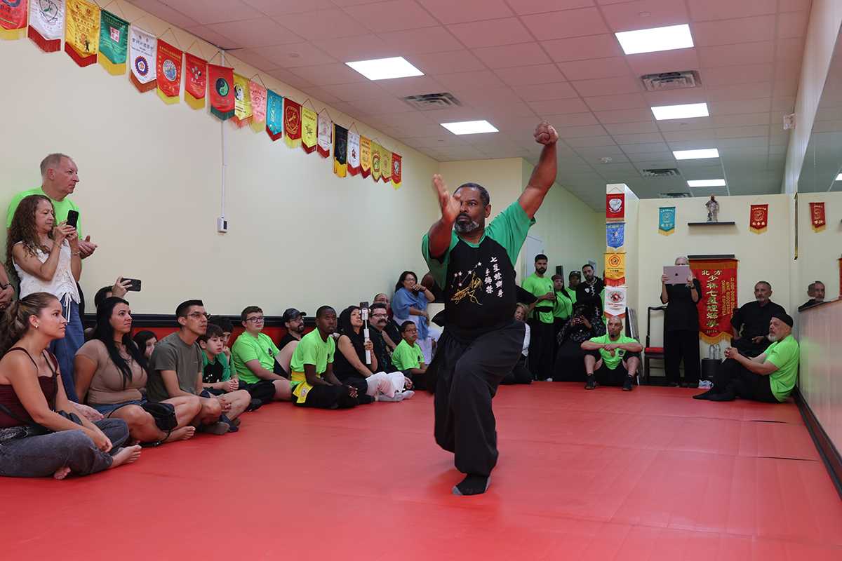 Legisladora Russell celebra la gran inauguración de la Ortiz Academy en Westbury