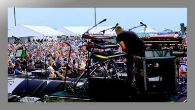 Vívelo LI : Festival musical en el Shorefront Park de Patchogue