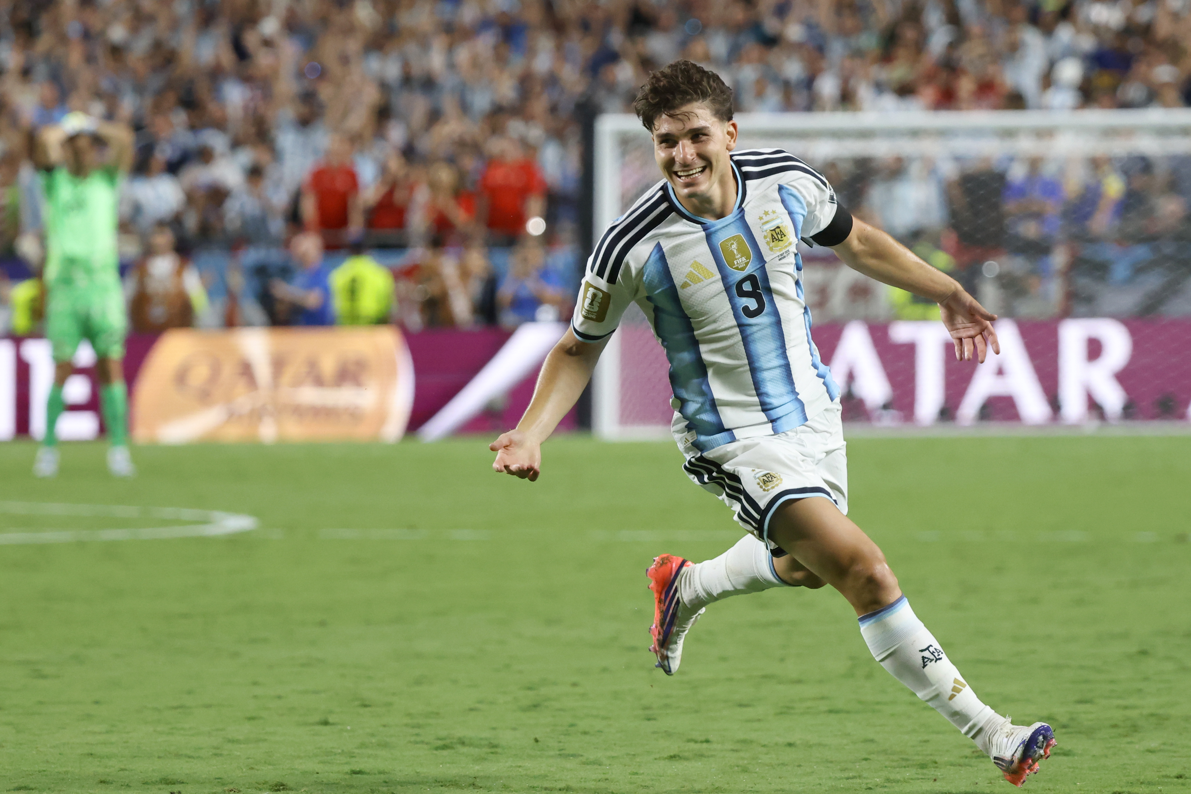 Golazo de Julián Álvarez mete a Argentina en "semis" donde chocará con Inglaterra