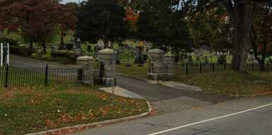 Un hombre es arrestado tras profanar una lápida en cementerio de Huntington