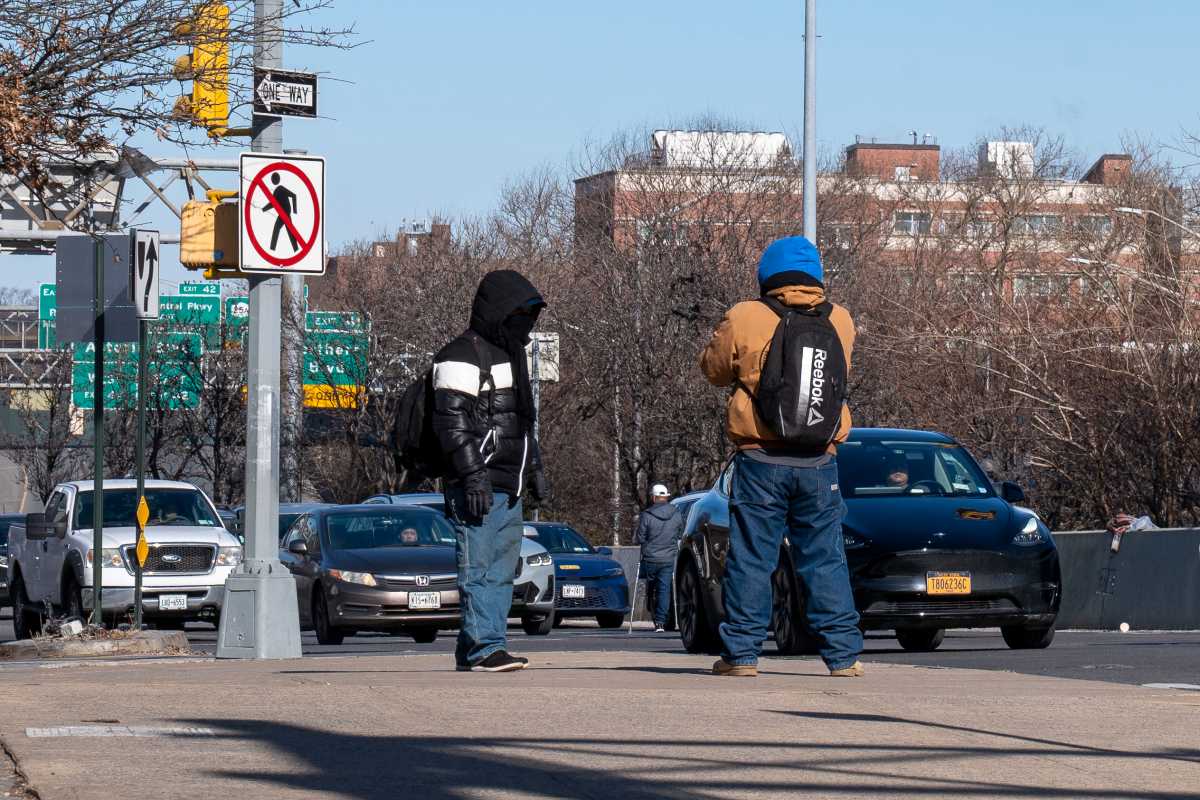 Organizaciones de Nueva York alertan del miedo entre inmigrantes por nueva regla de carga pública