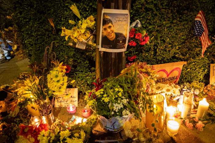 Human Rights Watch pide una investigación exhaustiva de muerte colombiano a manos de ICE