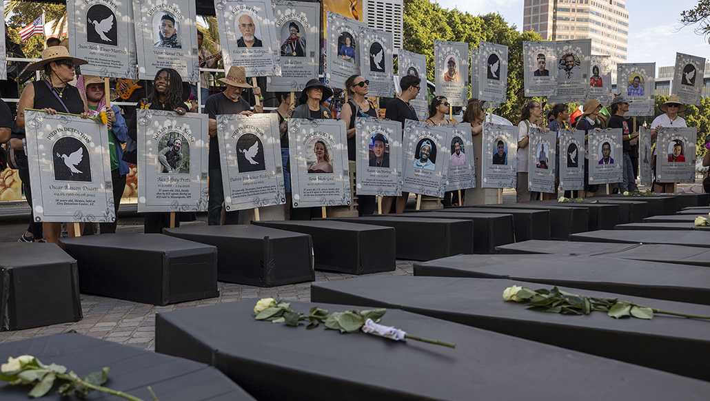En protesta nacional piden justicia por inmigrantes muertos baleados por ICE