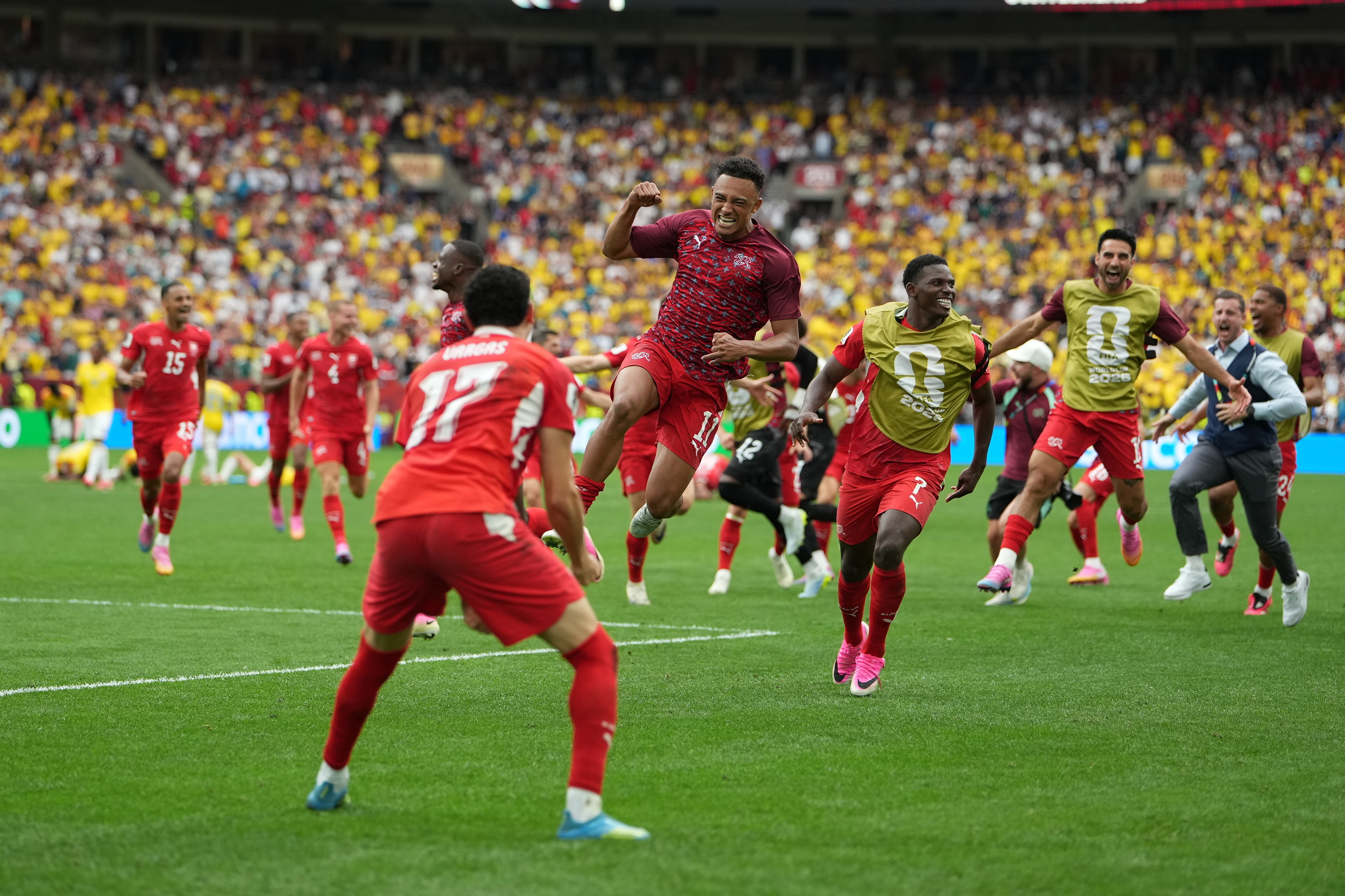 Colombia se despide invicta del Mundial, Suiza avanza a 4tos. vía penales