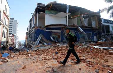 Colombia sufre terremoto de magnitud 7.4 ... hay al menos 24 muertes y muchos edificios caídos