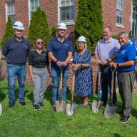 Funcionarios de Islip se unen a National Grid para conmemorar el "Día del 811"