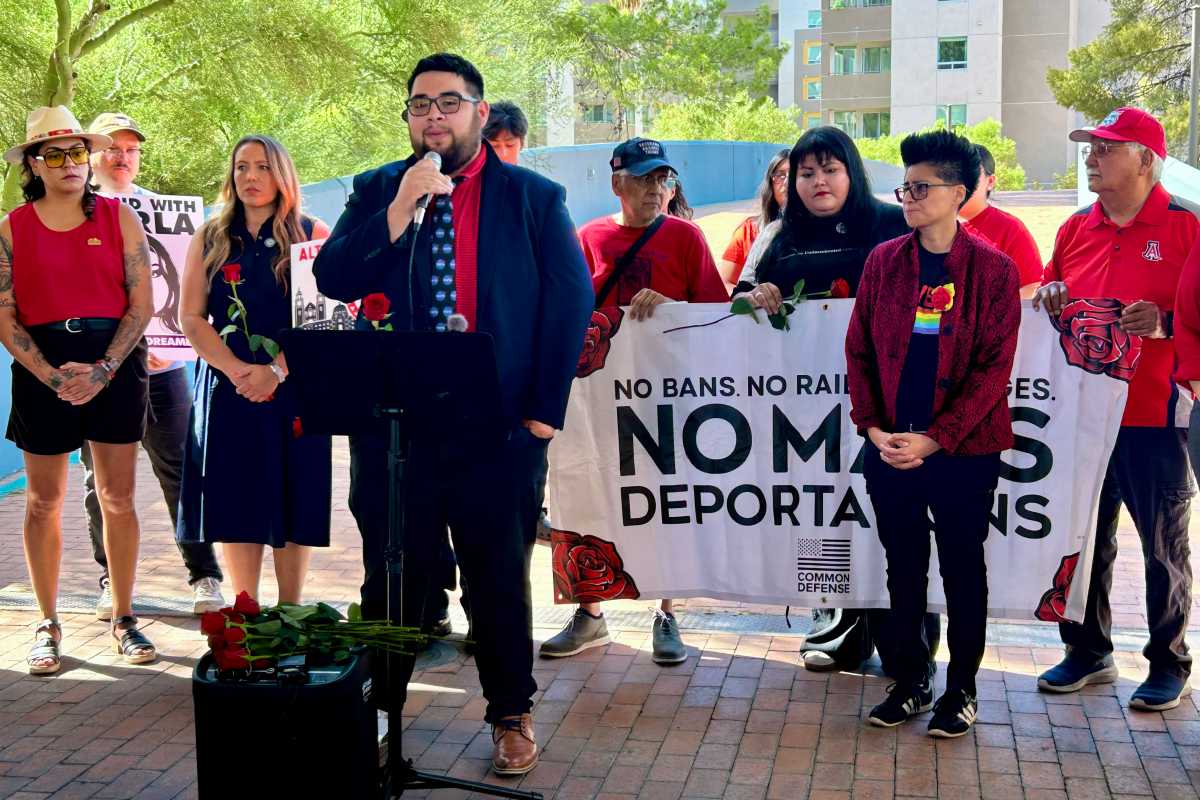 Los errores menores que ponen a jóvenes con DACA al borde de la deportación en EEUU