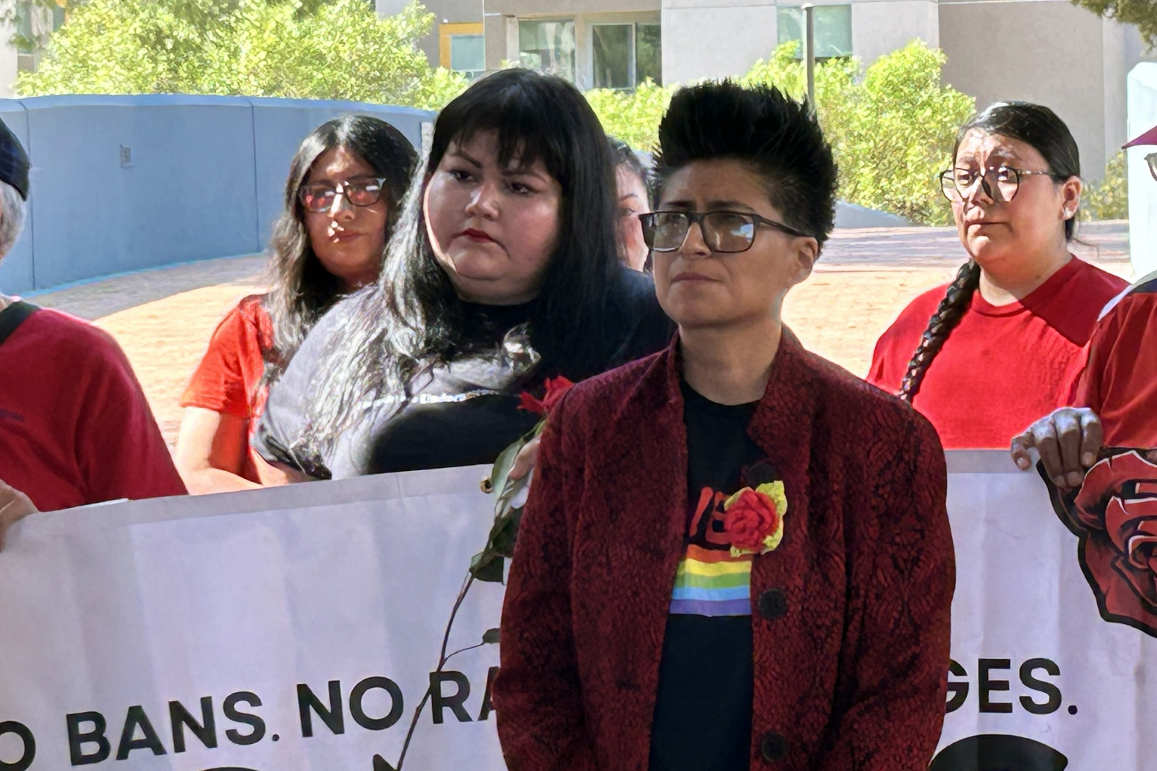 Los errores menores que ponen a jóvenes con DACA al borde de la deportación en EEUU