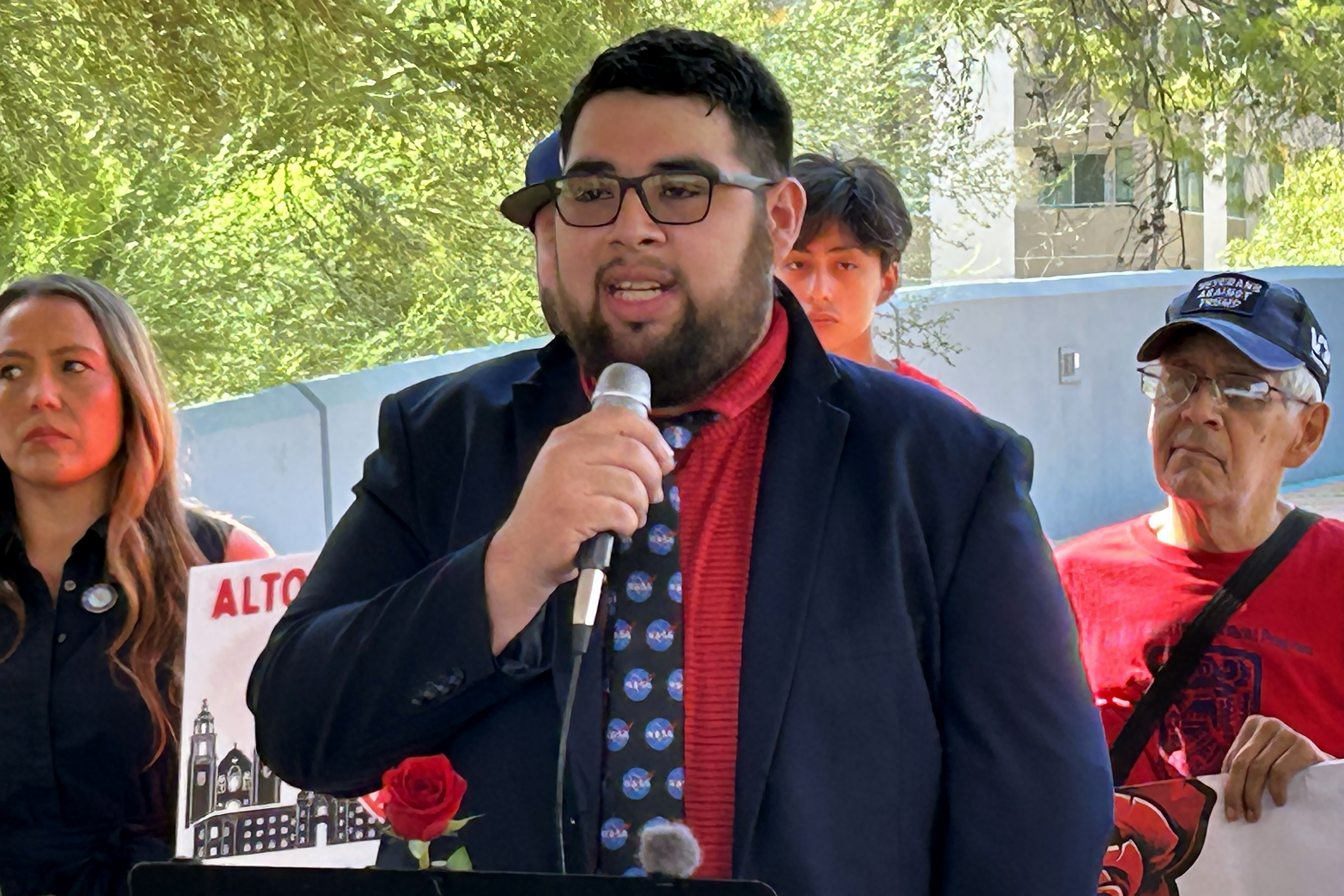 Los errores menores que ponen a jóvenes con DACA al borde de la deportación en EEUU