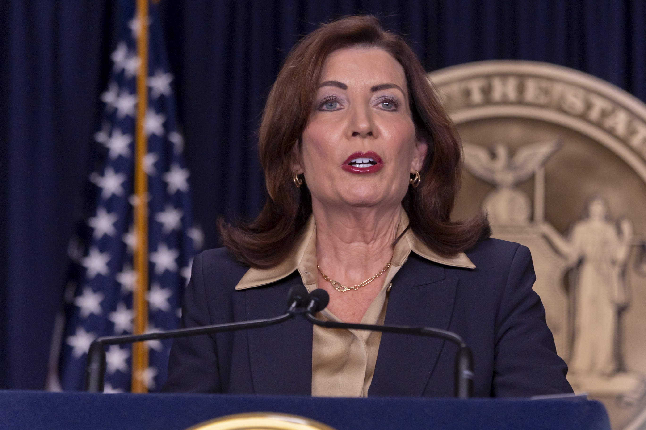Nueva York veta la cooperación entre Policía local y ICE en casos migratorios civiles