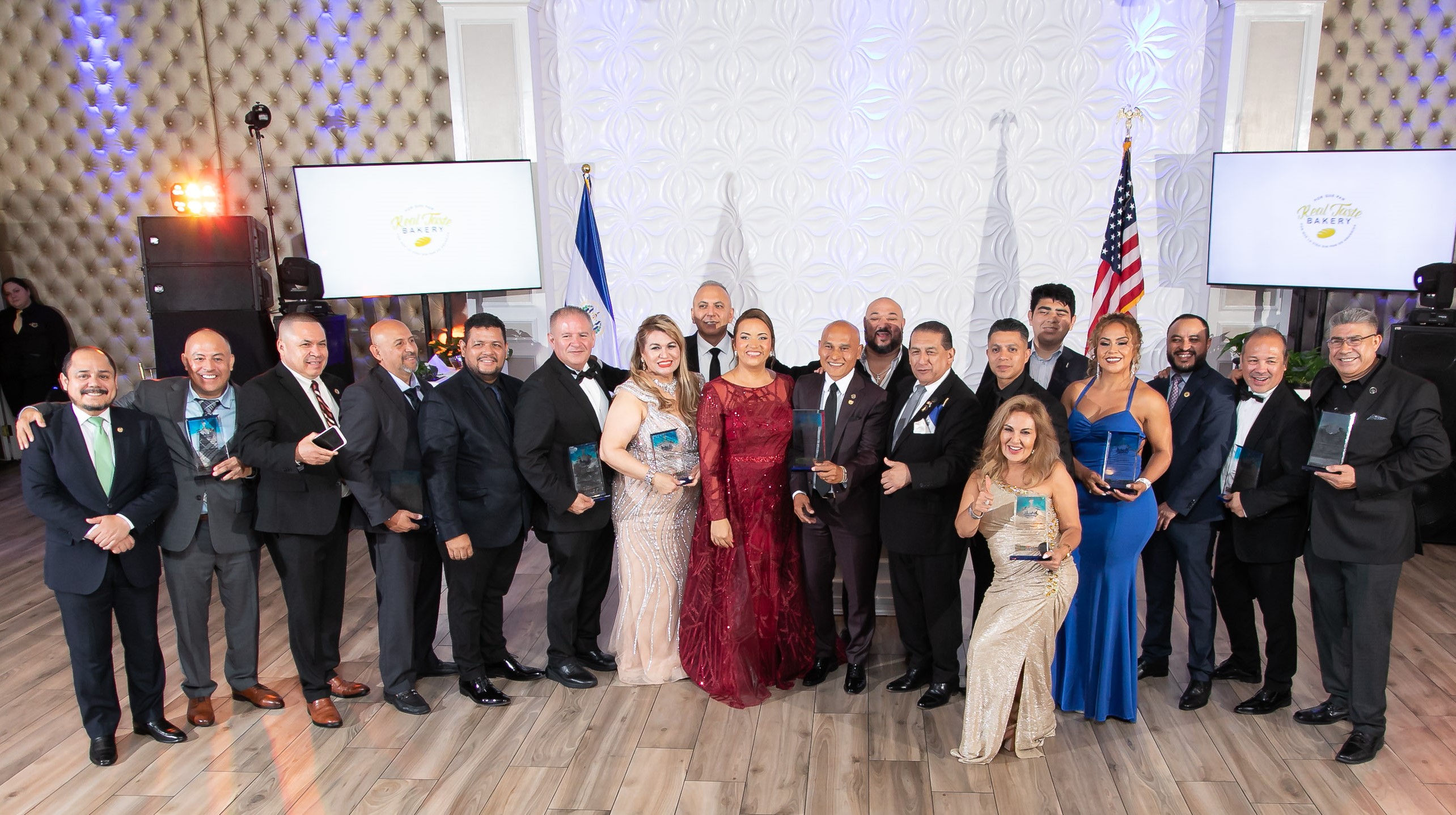 Celebran el orgullo salvadoreño que trasciende fronteras y brilla en Long Island