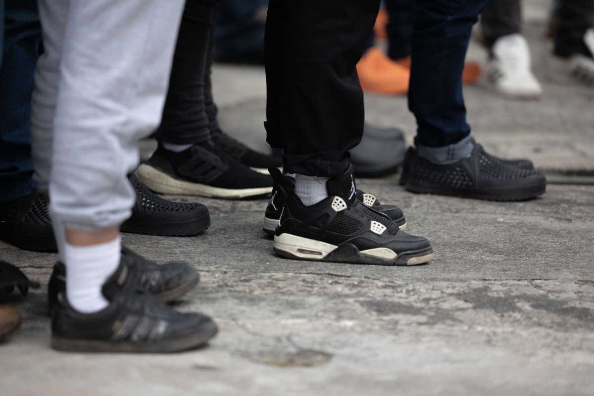 Inmigrantes de Honduras, Cuba y Ecuador acusan a EEUU de deportarlos a África por sorpresa