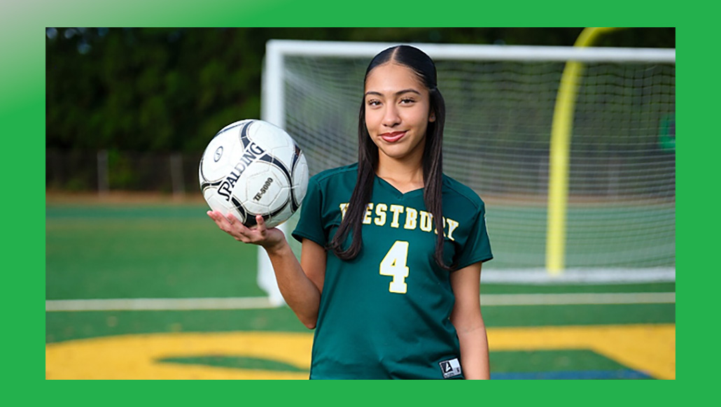 Estudiante de Westbury una de las mejores jugadoras de fútbol femenino de Long Island