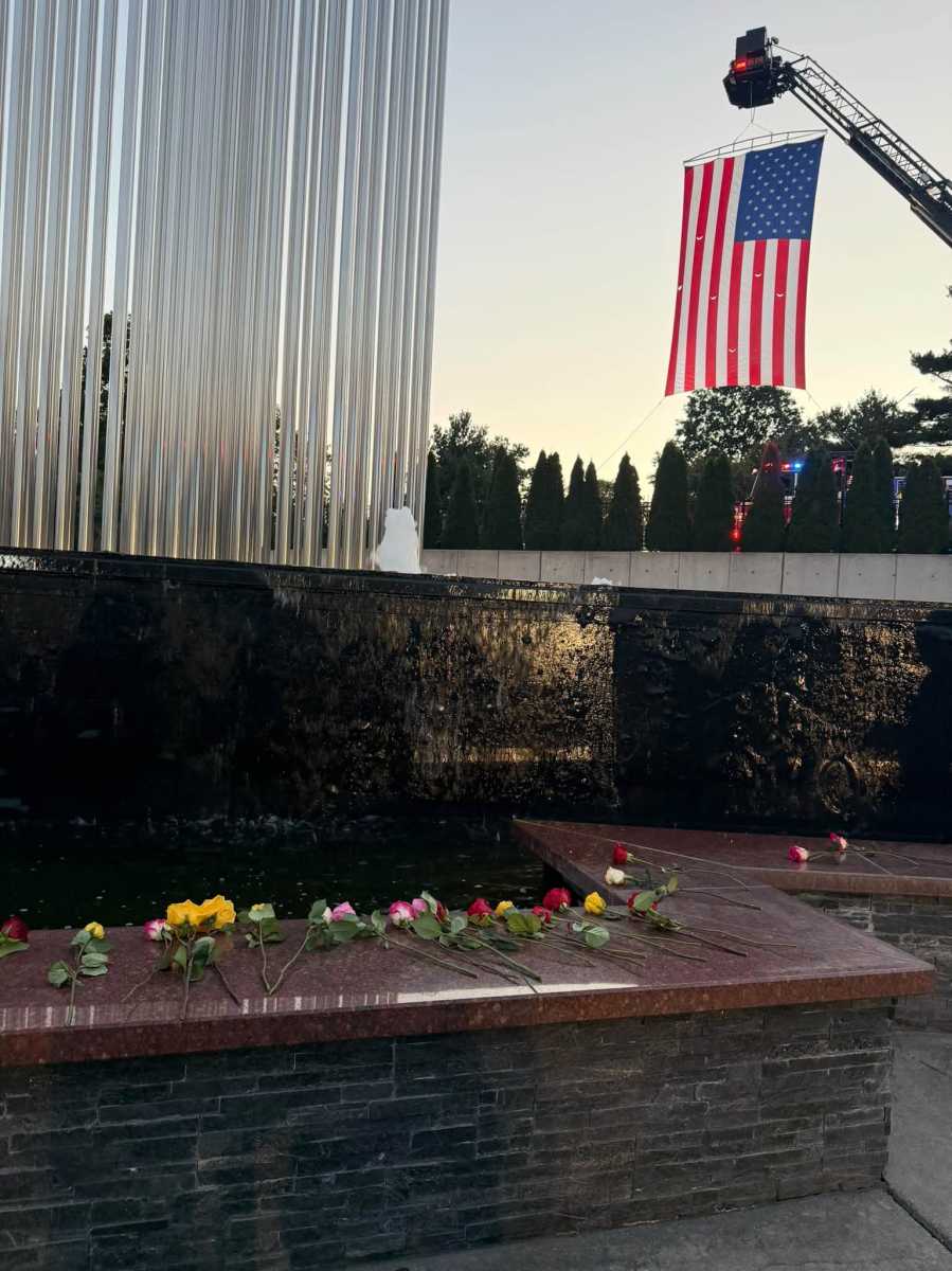 Realizan sentida conmemoración de los ataques del 9/11 en el Eisenhower Park