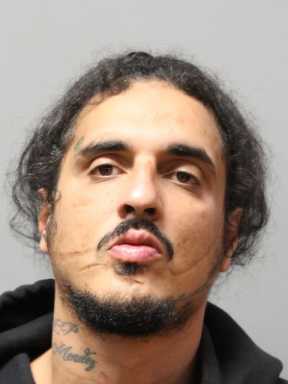 Hispano arrestado por robo con allanamiento en East Meadow