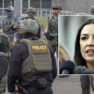 Congresista Ocasio-Cortez: "ICE es IA. ICE es reconocimiento facial. Y ICE va tras ustedes, sin importar su estatus"