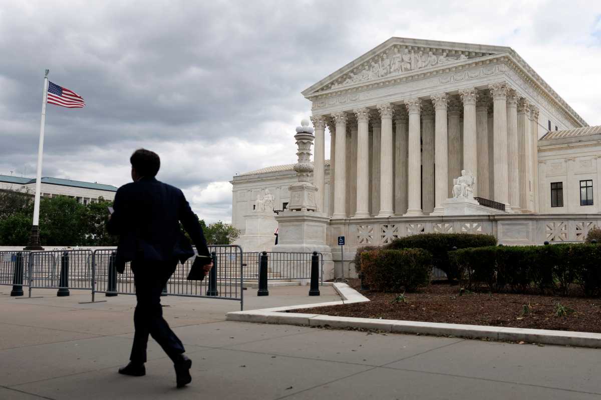 Corte Suprema frena el intento de Trump de restringir el voto por correo