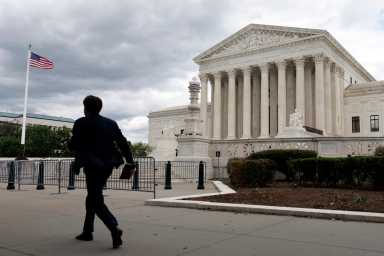 Corte Suprema frena el intento de Trump de restringir el voto por correo