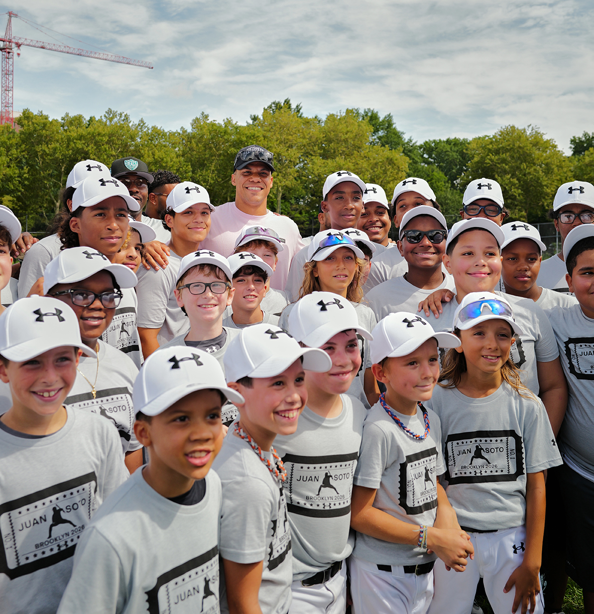 Juan Soto y Under Armour organizan clínica de béisbol y presentan "La Fiera" en NYC