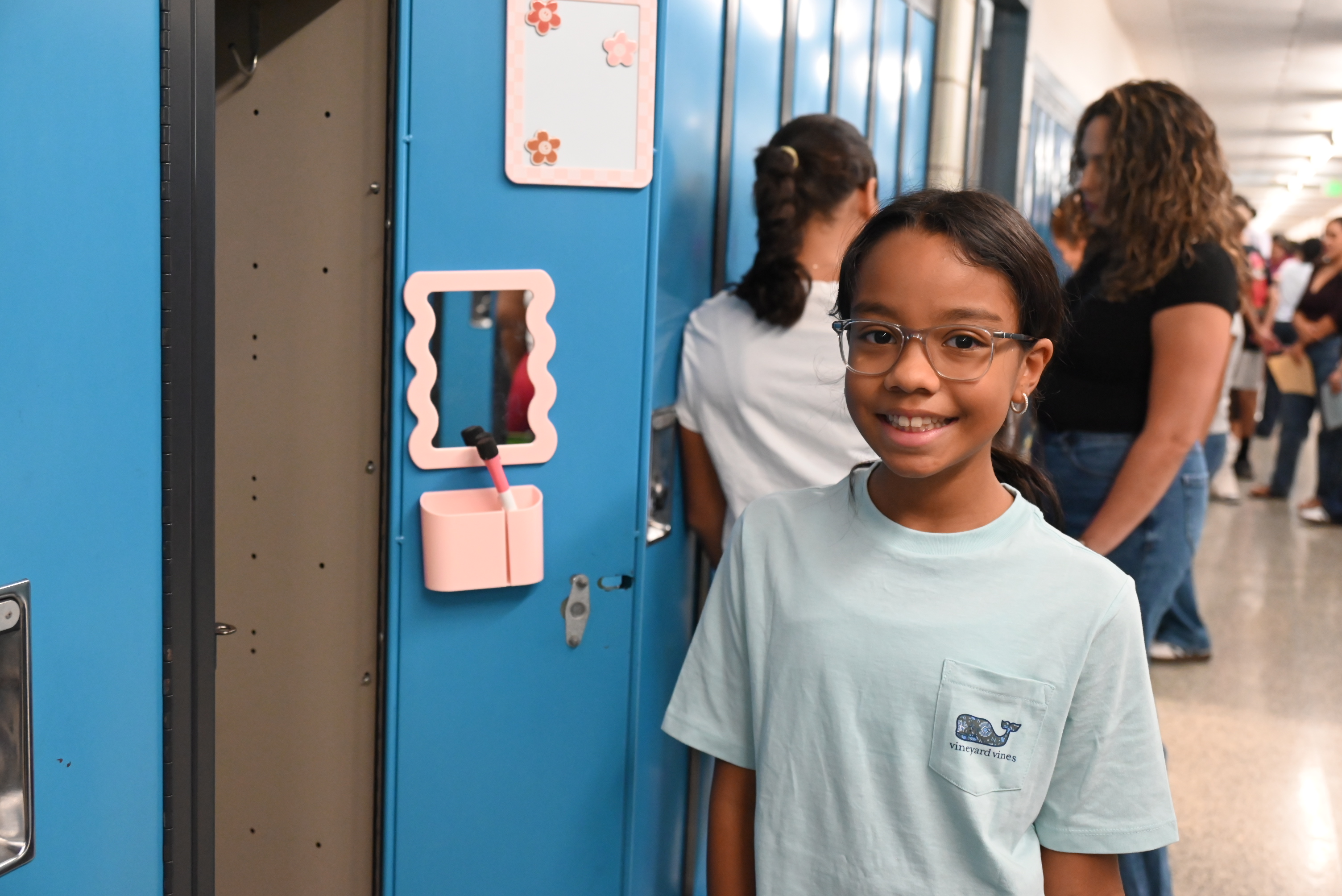 Sonrisas e ilusión en inicio del nuevo año escolar en las escuelas de Copiague