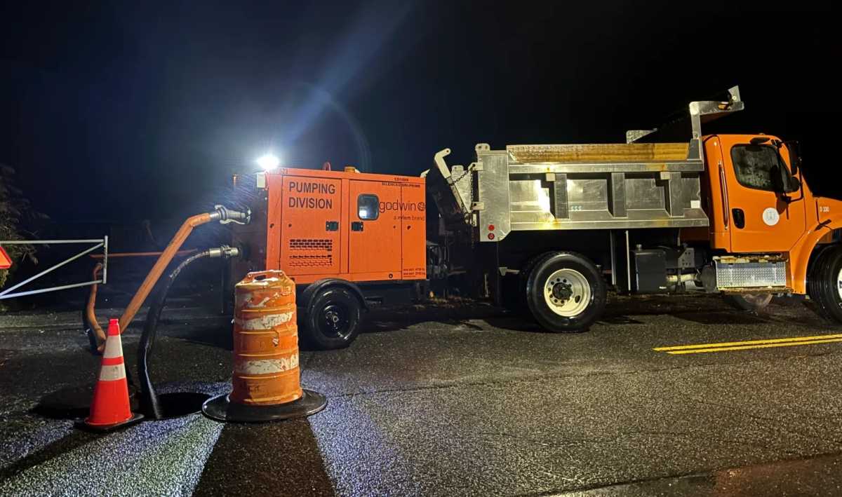 Fuerte tormenta Nor’easter provoca inundaciones y cortes de electricidad en Long Island