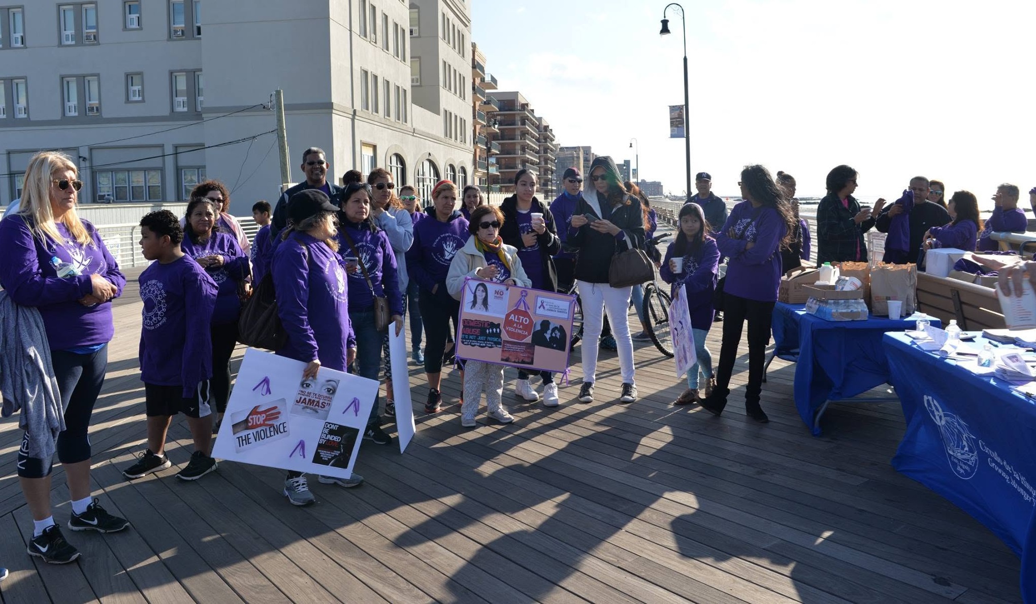 Invitan a unirse a caminata en Long Beach para terminar con la violencia doméstica