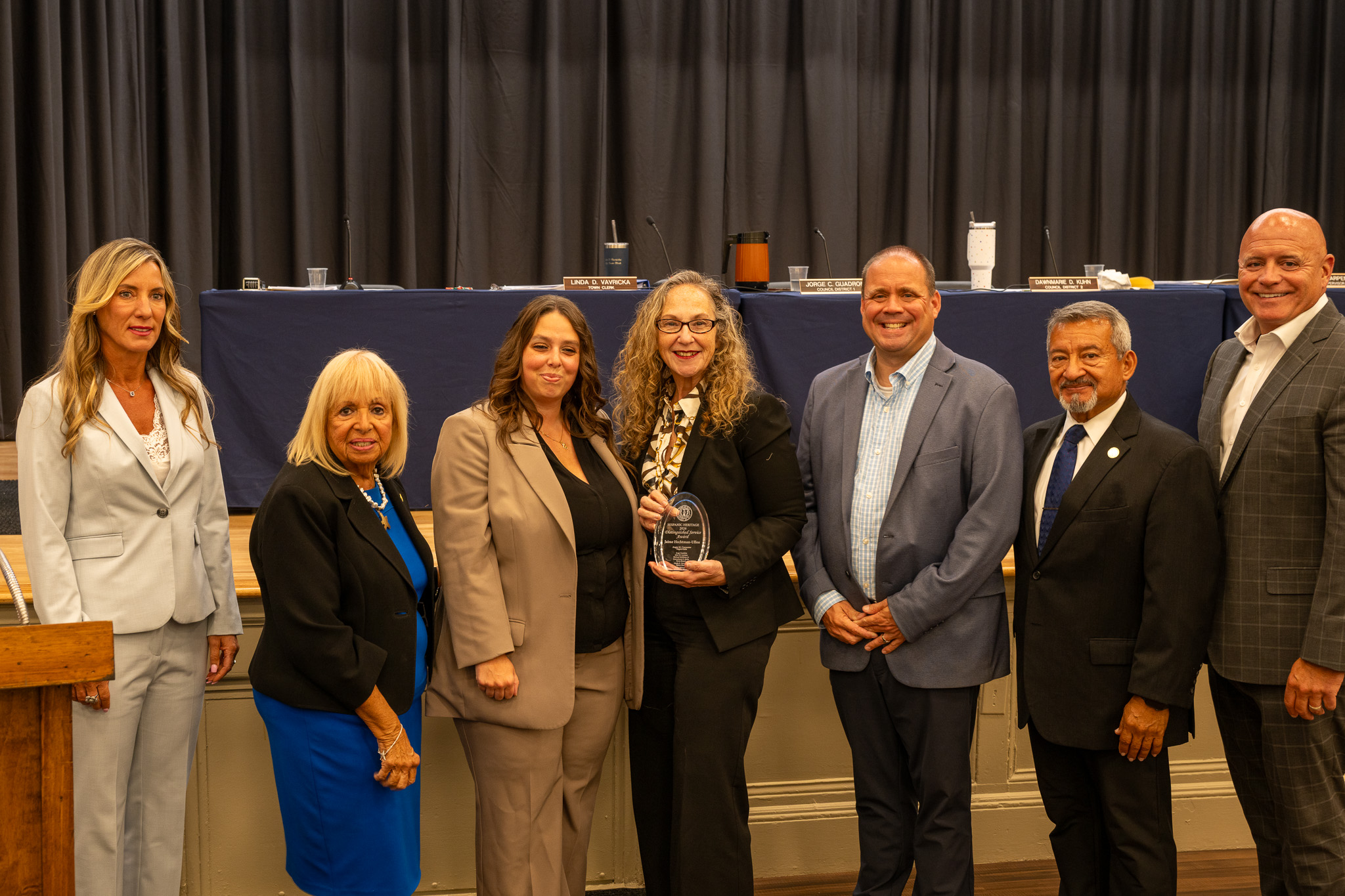 El Town de Islip celebra el "Mes de la Herencia Hispana" y honra a hispanos destacados