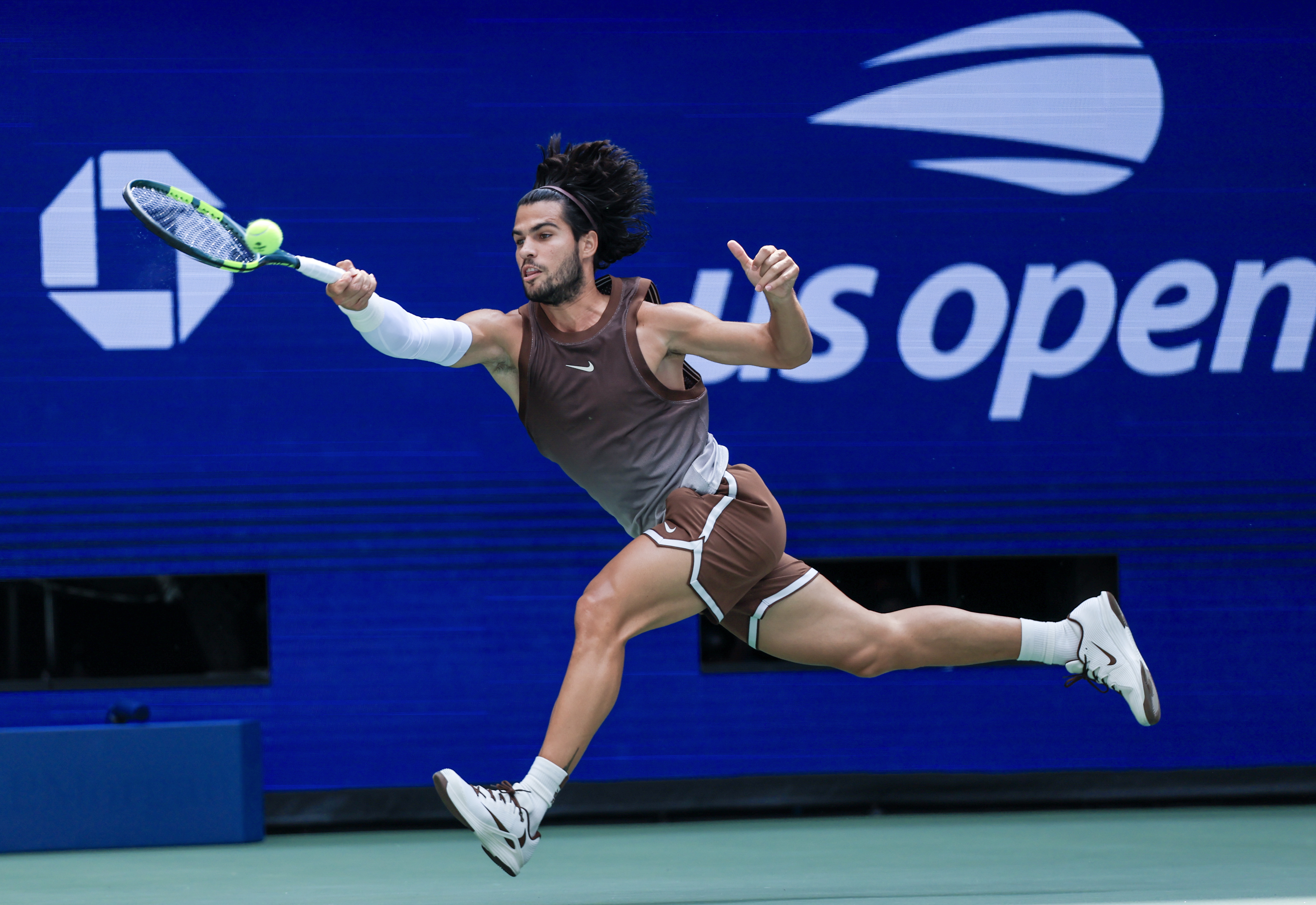 Alcaraz regresa con fuerza y triunfa en arranque del US Open 2026 en Flushing