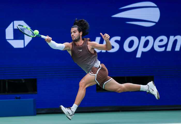 Alcaraz regresa con fuerza y triunfa en arranque del US Open 2026 en Flushing